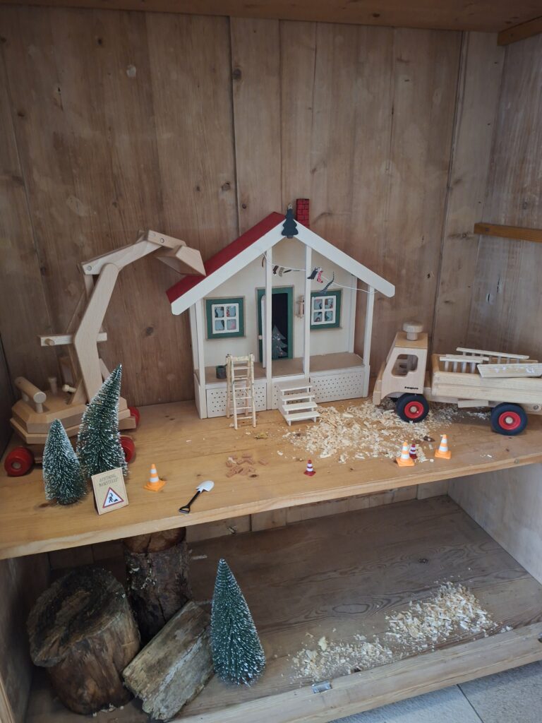 Die Wichtel Finn und Finja sind wieder im Kinderhaus eingezogen!