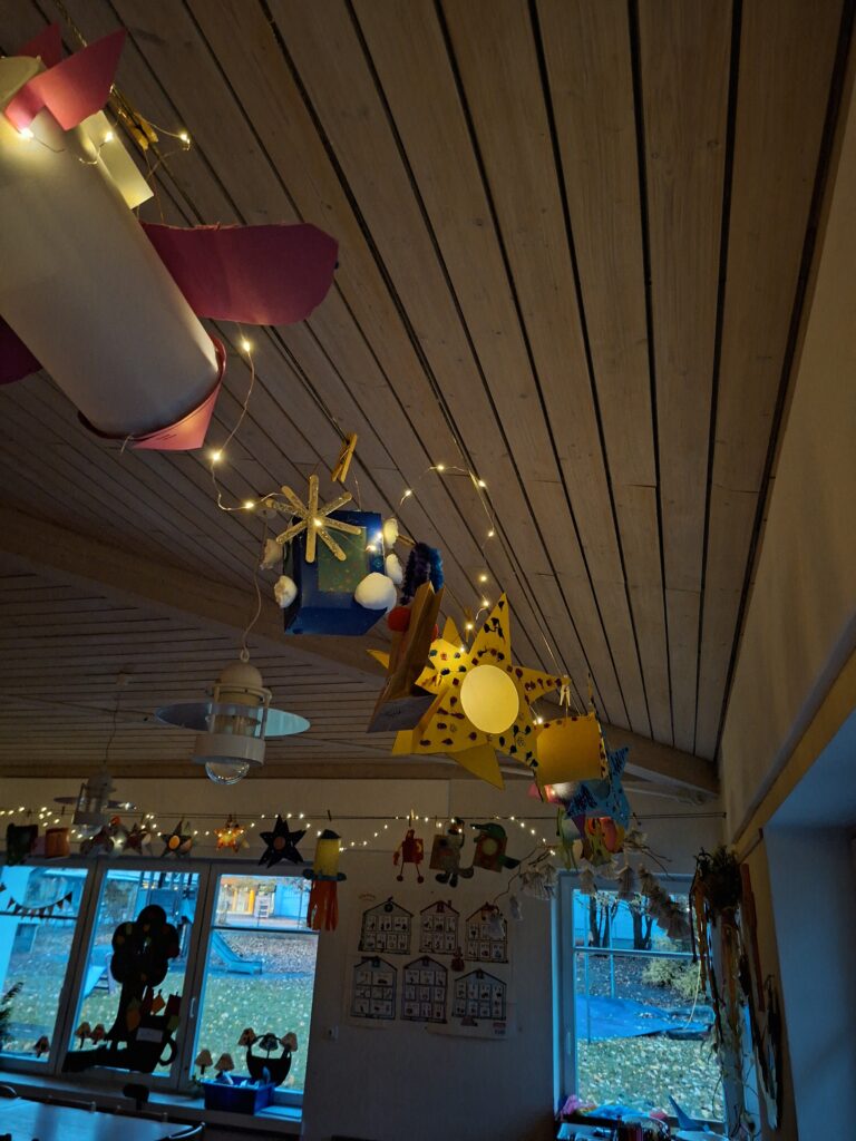 Laternenbasteln im Kinderhaus